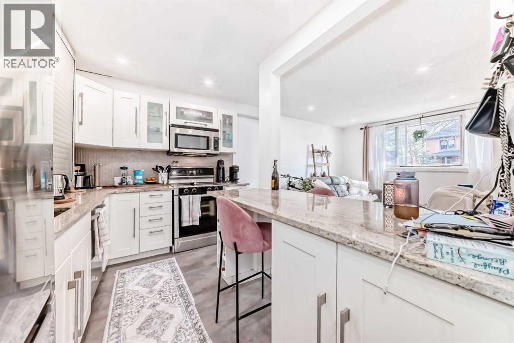 1817 16 STREET SOUTHWEST Image 4