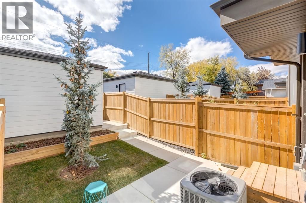 233 25 Avenue property photo