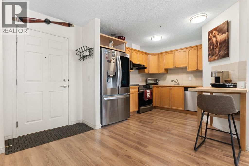 128 CENTRE AVENUE Image 5