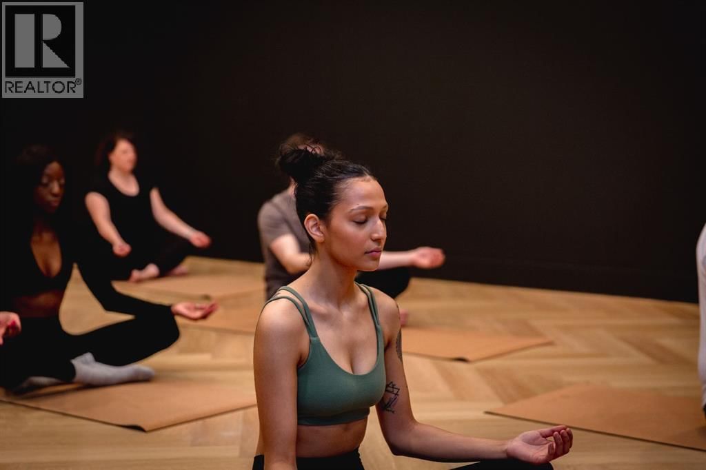 125 OAKMOOR CIRCLE SOUTHWEST Image 16