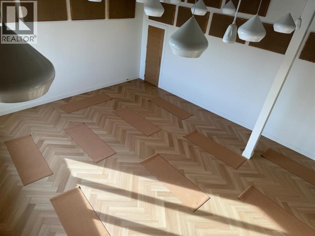 125 OAKMOOR CIRCLE SOUTHWEST Image 9