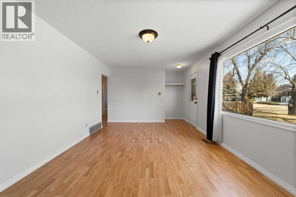 4909 51 STREET Image 10