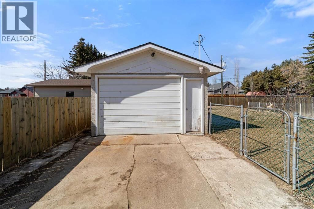 4909 51 STREET Image 32