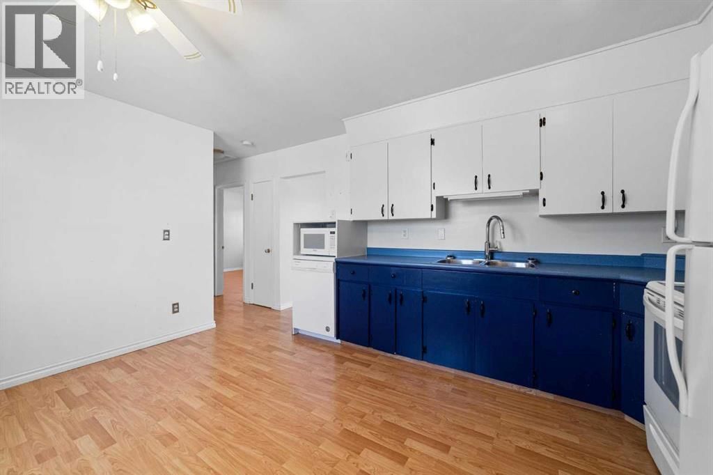 4909 51 STREET Image 7