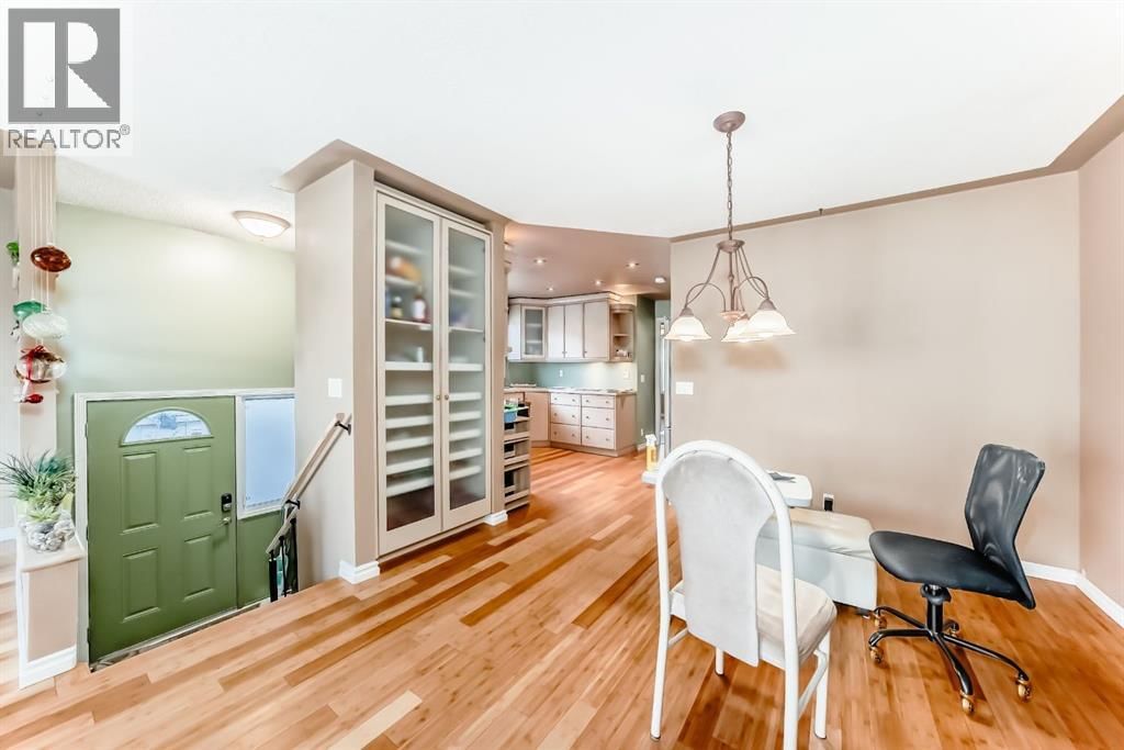 274 TEMPLEVIEW WAY NORTHEAST Image 15