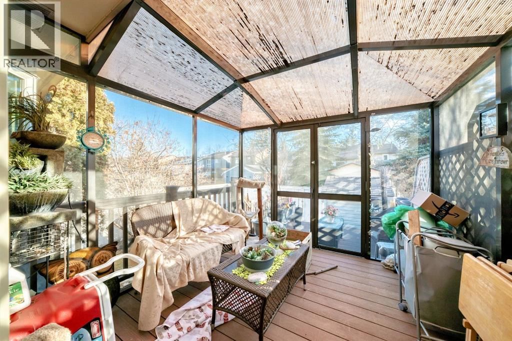 274 TEMPLEVIEW WAY NORTHEAST Image 18