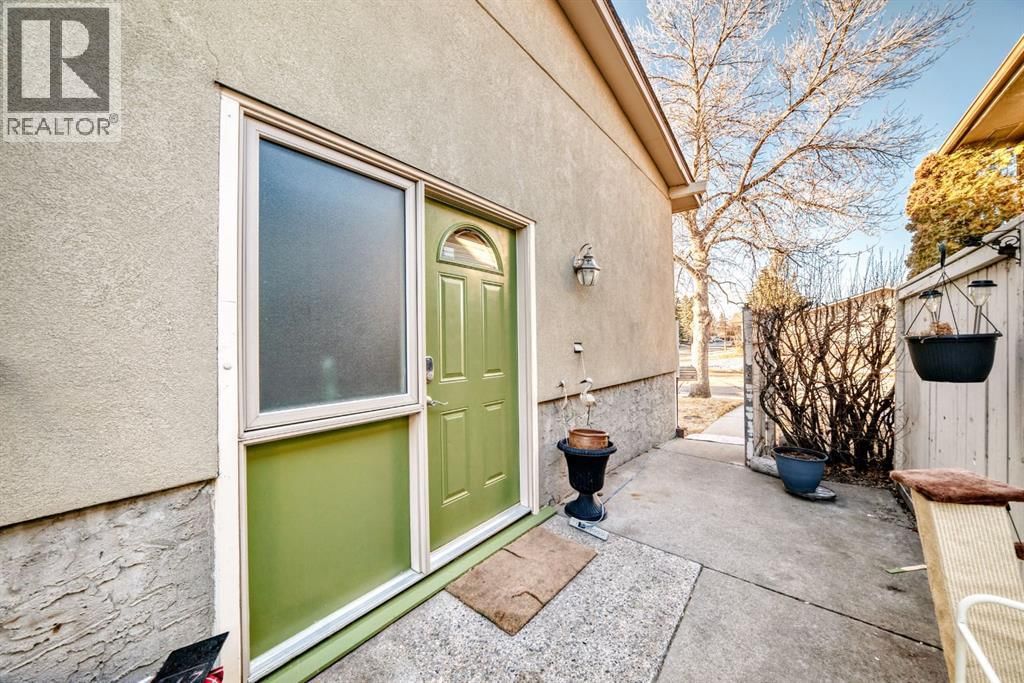 274 TEMPLEVIEW WAY NORTHEAST Image 2