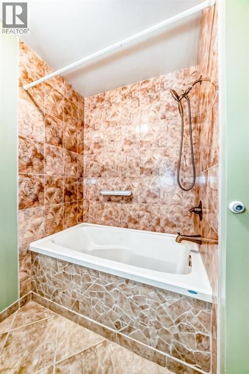 274 TEMPLEVIEW WAY NORTHEAST Image 24