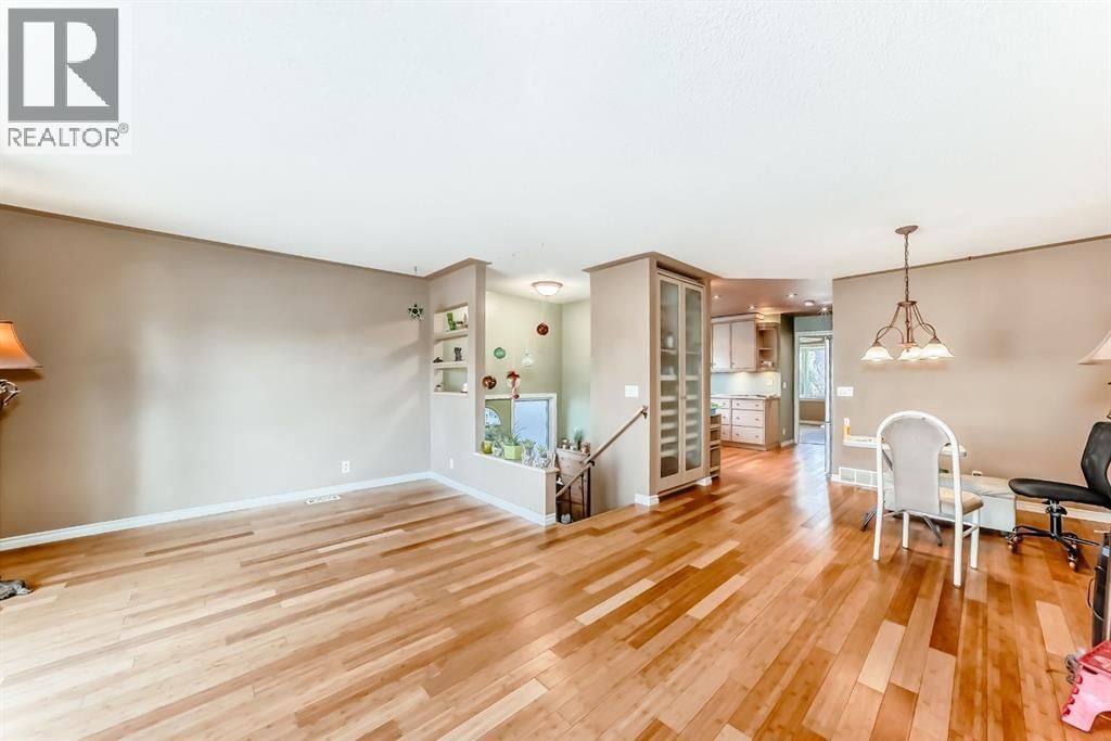 274 TEMPLEVIEW WAY NORTHEAST Image 4