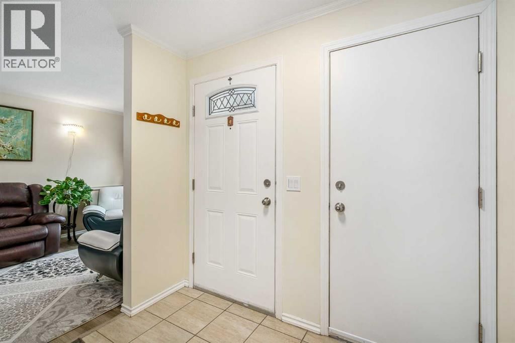 43 MILLRISE CRESCENT SOUTHWEST Image 13