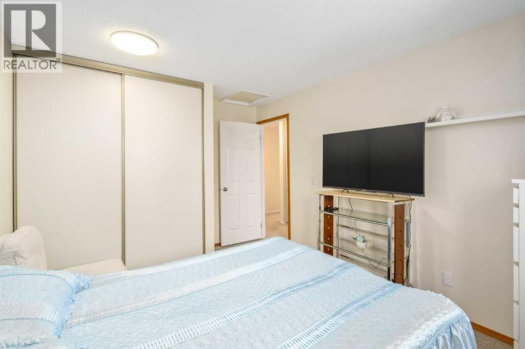 43 MILLRISE CRESCENT SOUTHWEST Image 22