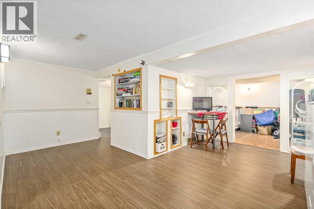 43 MILLRISE CRESCENT SOUTHWEST Image 32