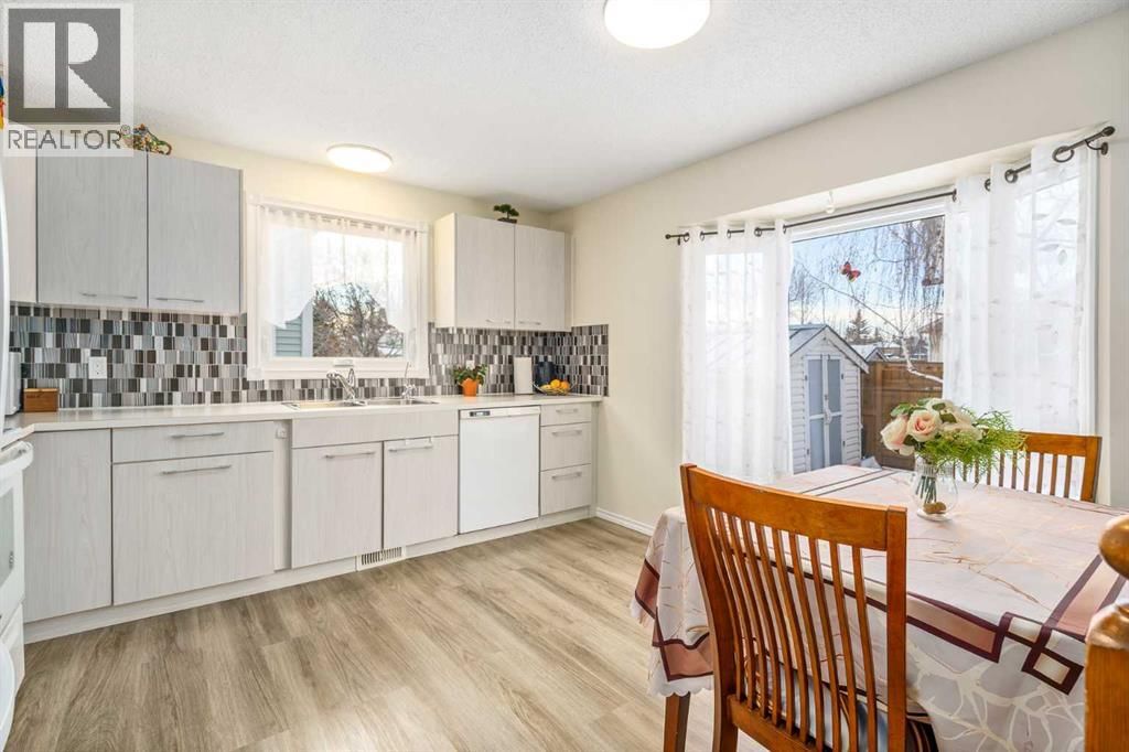 43 MILLRISE CRESCENT SOUTHWEST Image 6