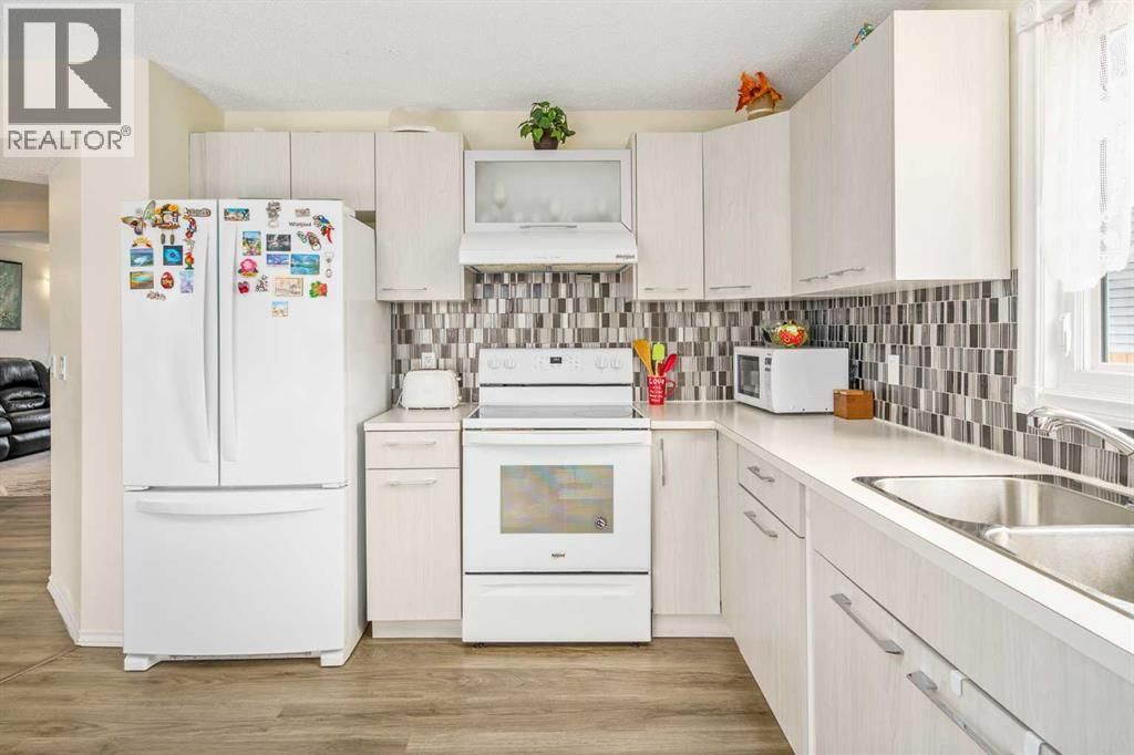 43 MILLRISE CRESCENT SOUTHWEST Image 7