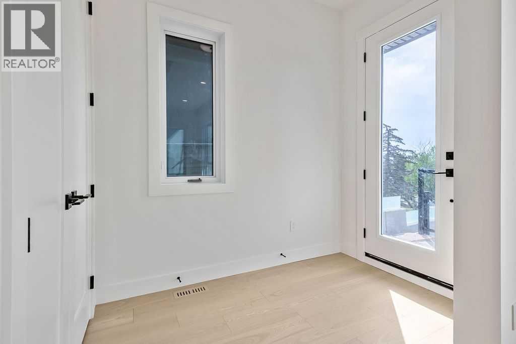 712 Bridge Crescent property photo