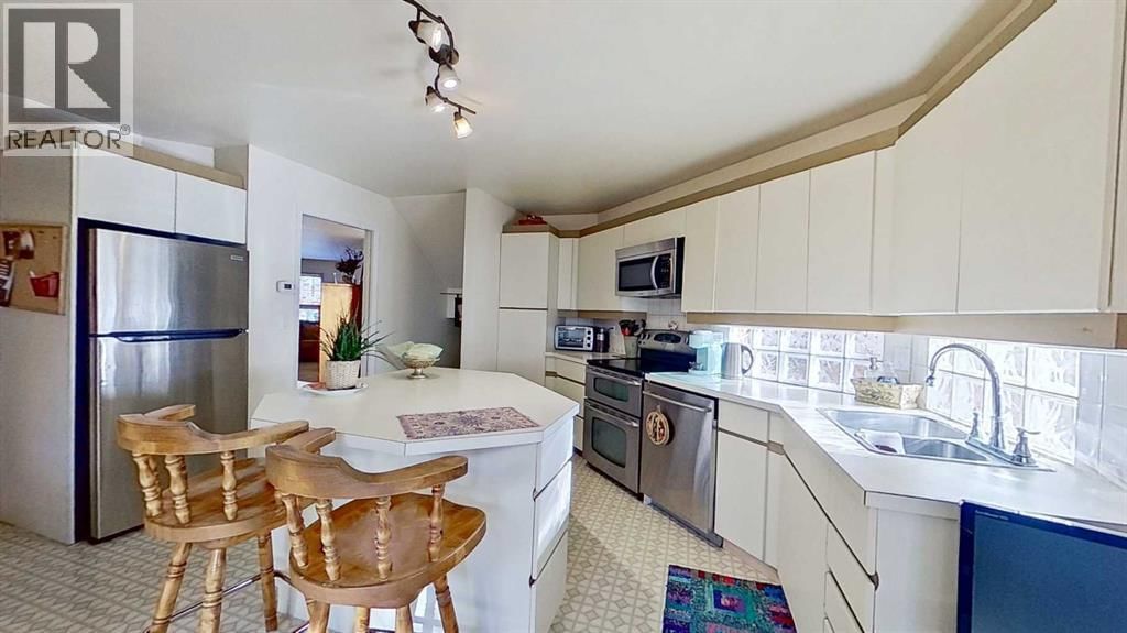2219 Westmount Road property photo