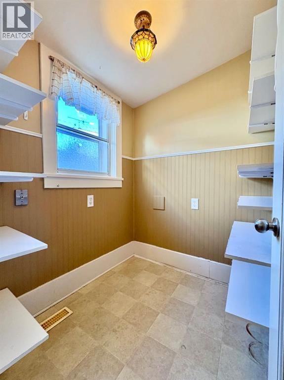 1407 4 AVENUE SOUTH Image 17