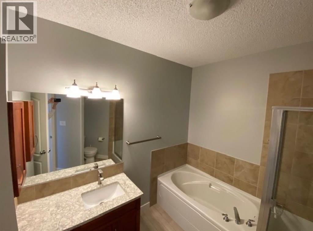 20 DISCOVERY RIDGE CLOSE SOUTHWEST Image 40