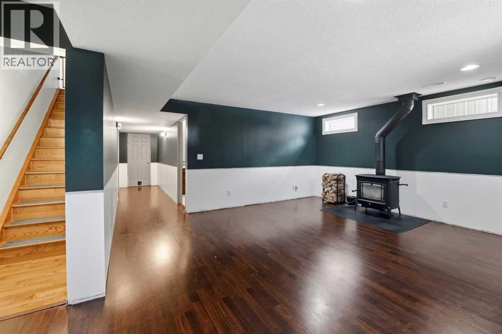 4419 57 AVENUE Image 17