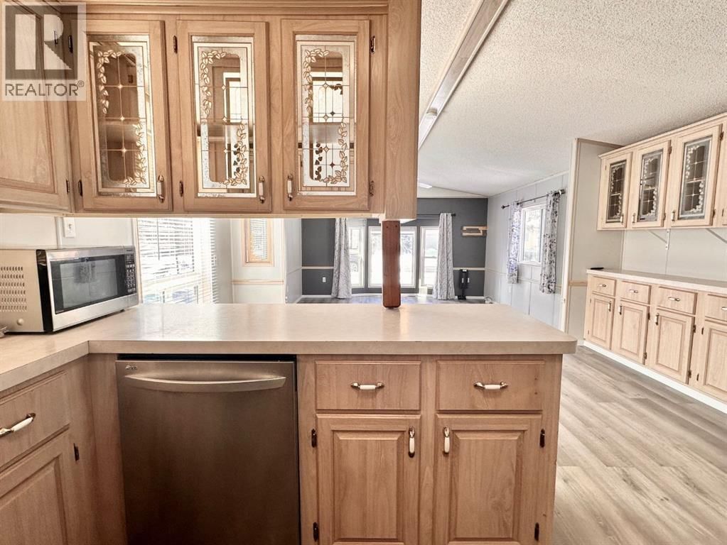 613 IRIS STREET Image 18