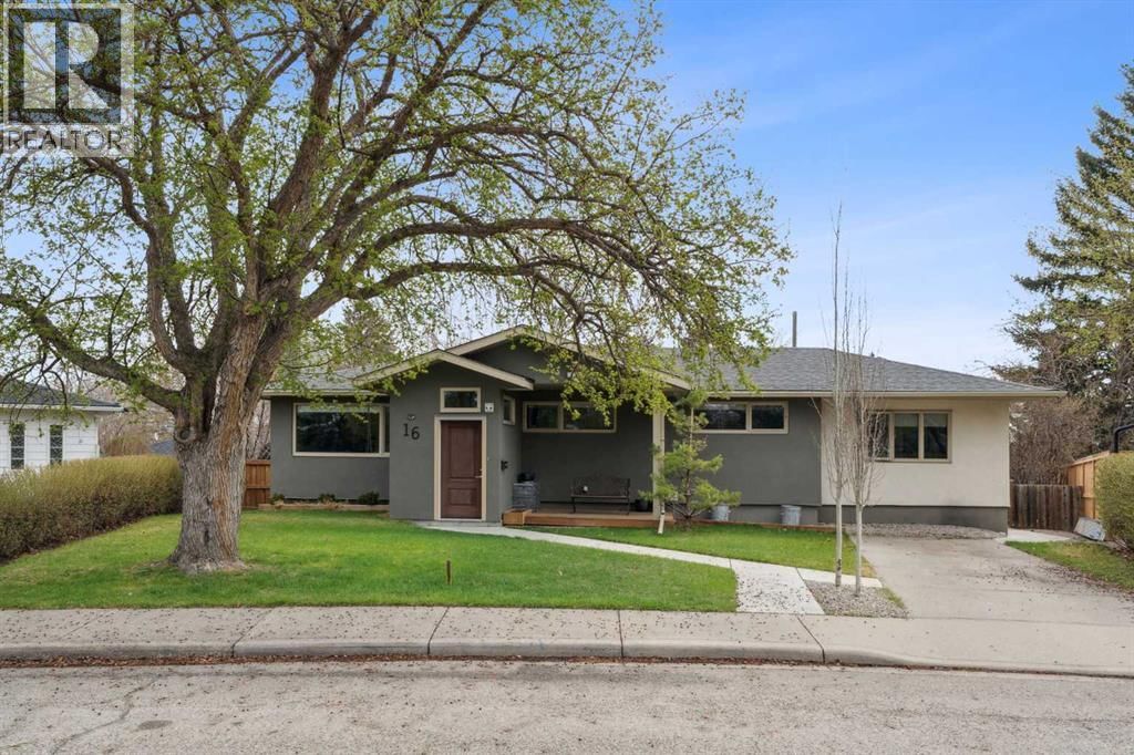 16 MEADOWLARK Crescent