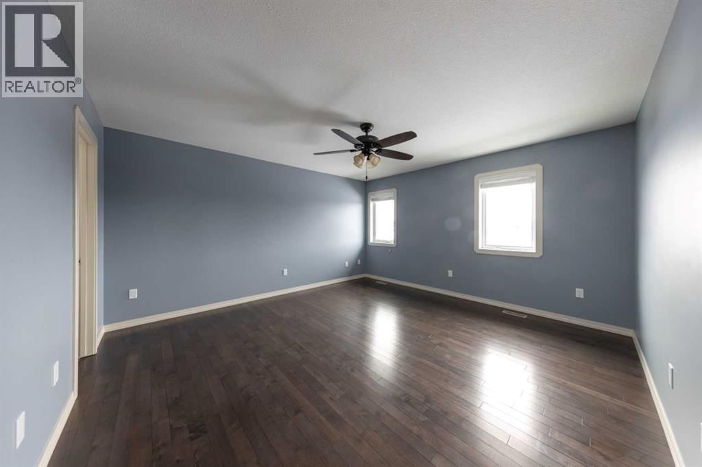 2715 73 AVENUE Image 19