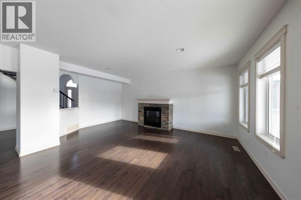 2715 73 AVENUE Image 4