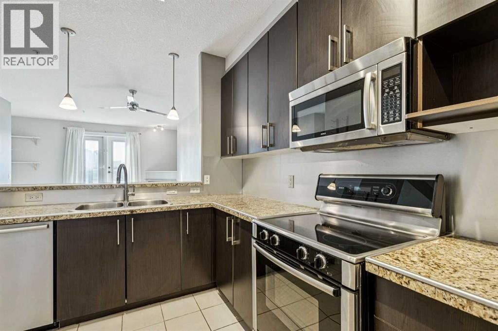 830 CENTRE AVENUE NORTHEAST Image 12