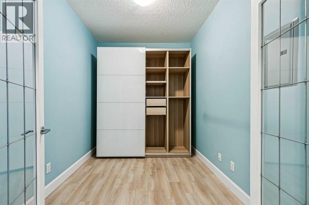 830 CENTRE AVENUE NORTHEAST Image 33