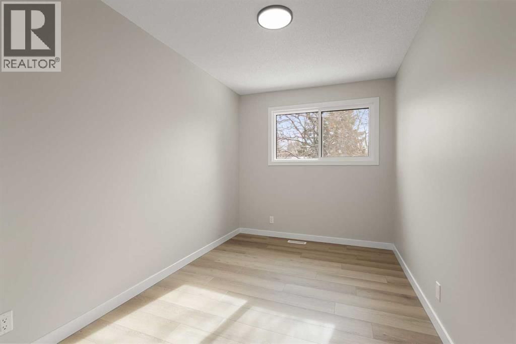 347 QUEENSLAND DRIVE SOUTHEAST Image 21