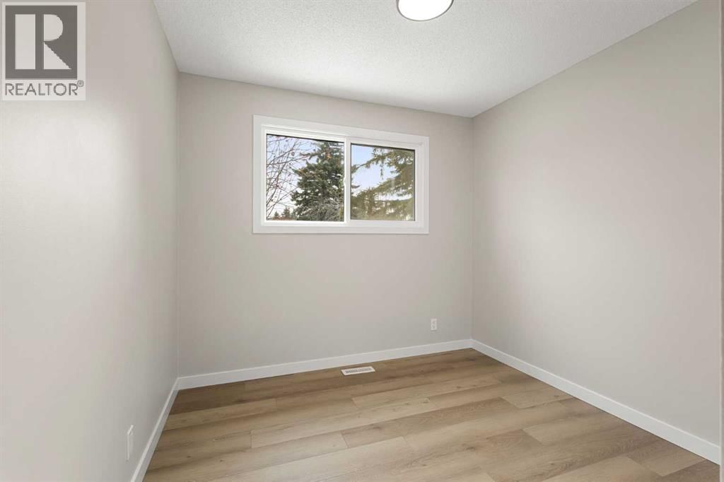 347 QUEENSLAND DRIVE SOUTHEAST Image 23