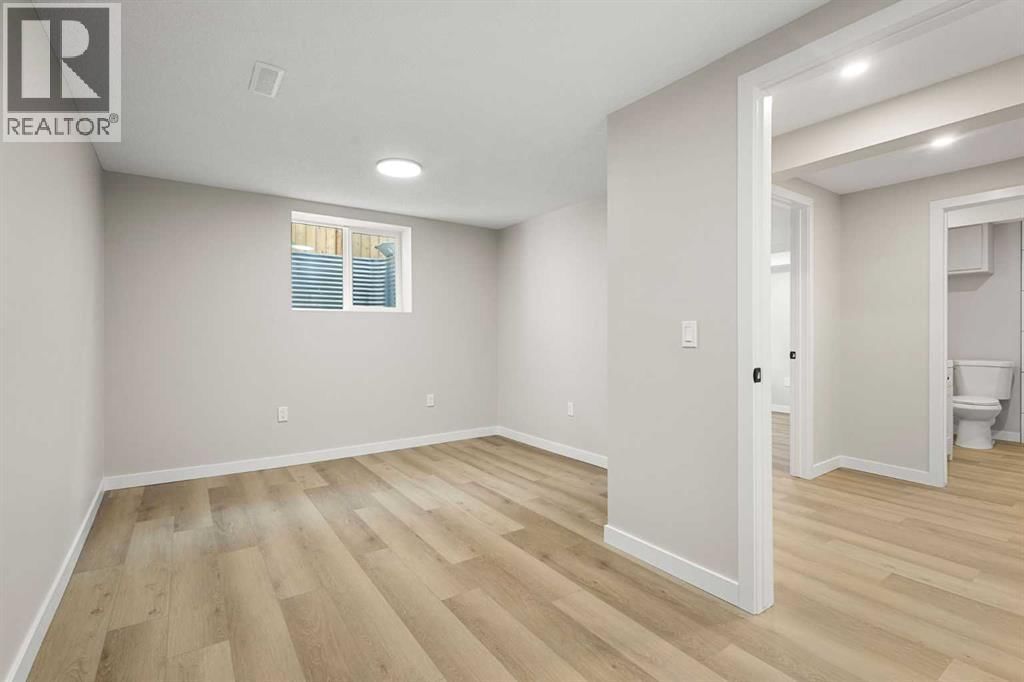 347 QUEENSLAND DRIVE SOUTHEAST Image 30