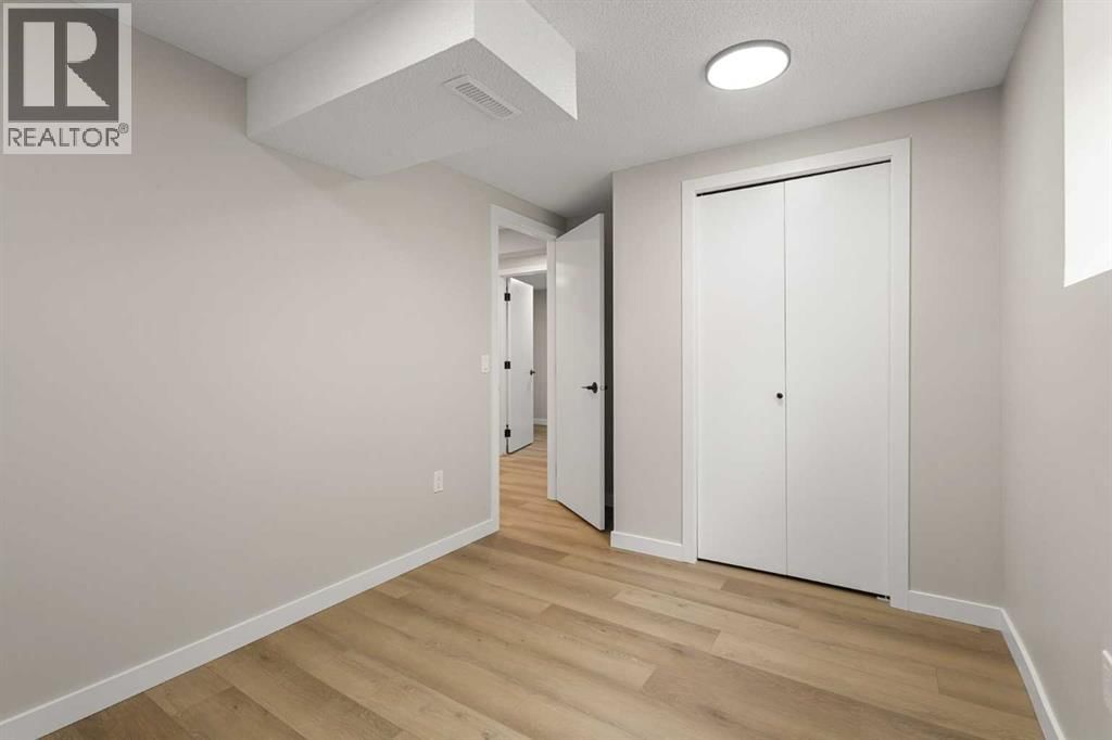 347 QUEENSLAND DRIVE SOUTHEAST Image 33