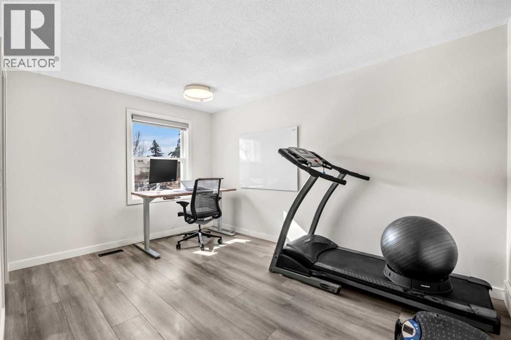 330 CANTERBURY DRIVE SOUTHWEST Image 21