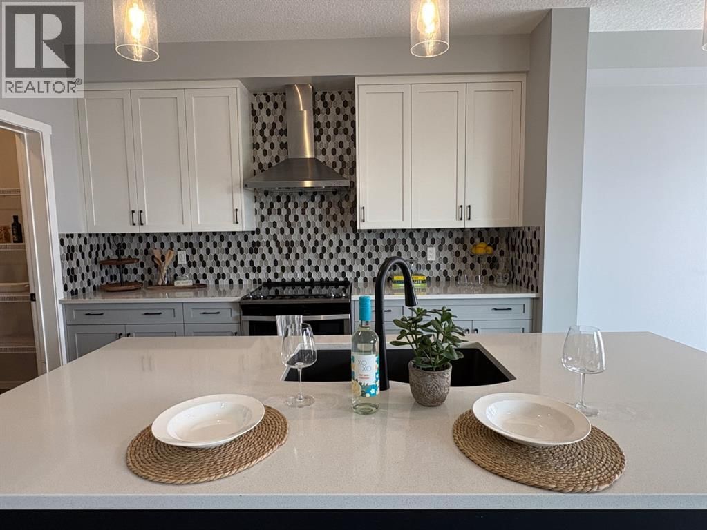 98 Lucas Crescent property photo