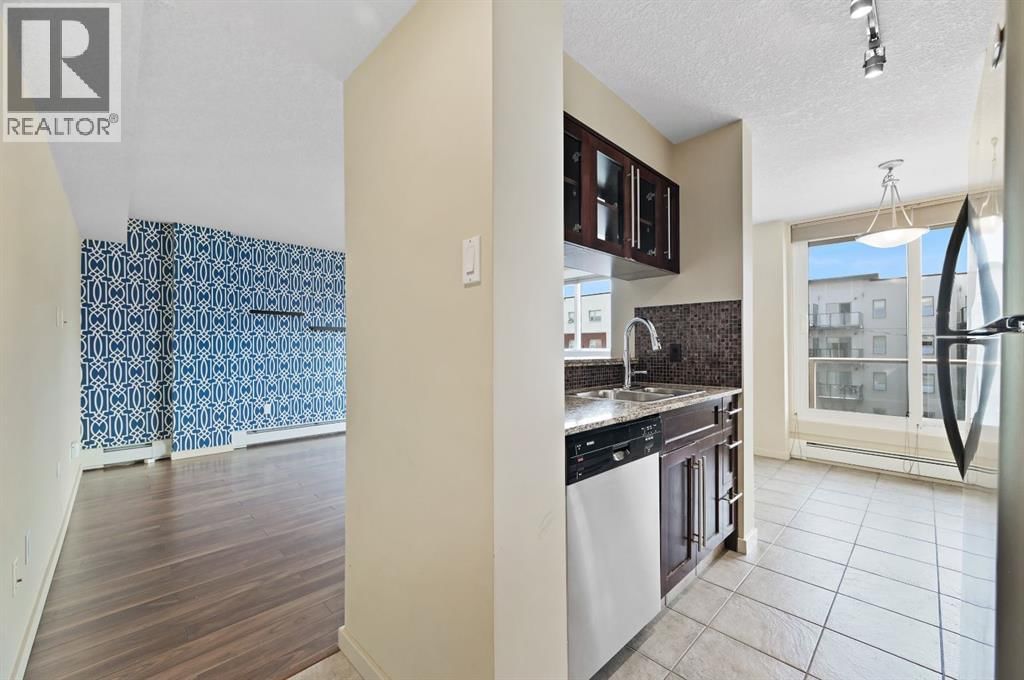 429 14 STREET NORTHWEST Image 17