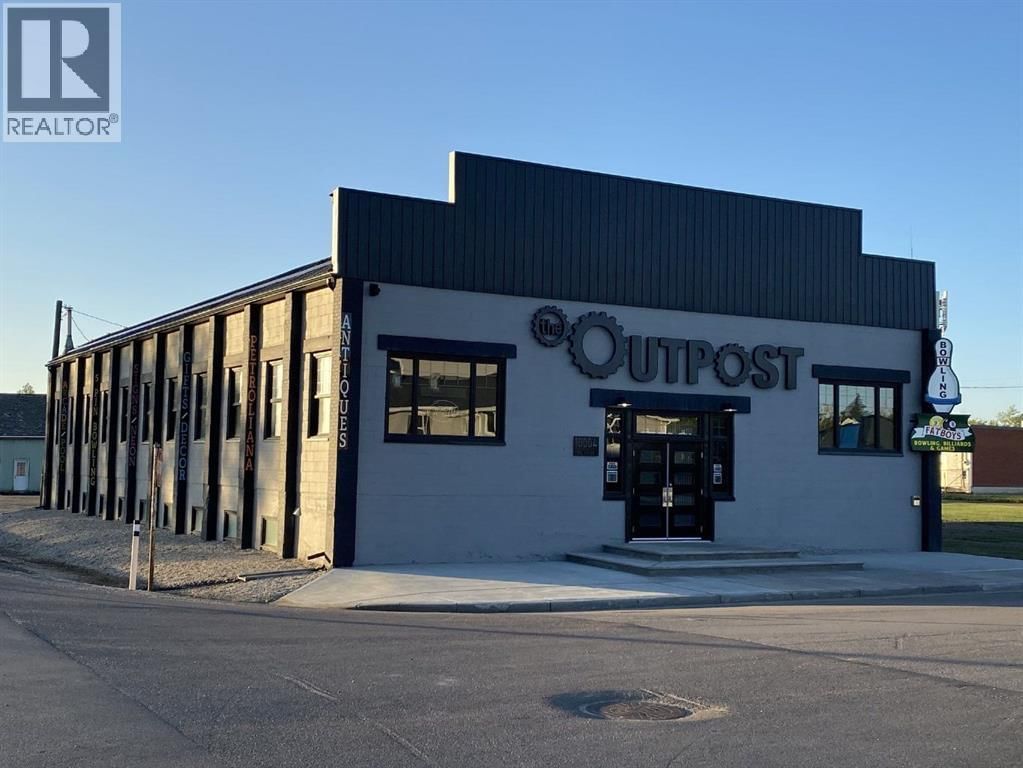 10004 100 STREET Image 2