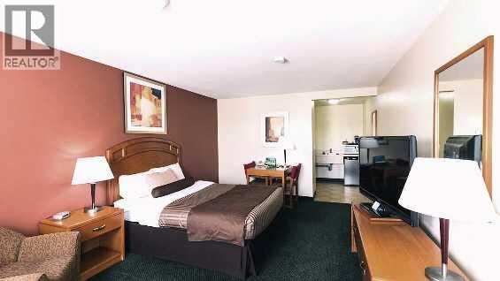 5402 HIGHWAY STREET Image 3