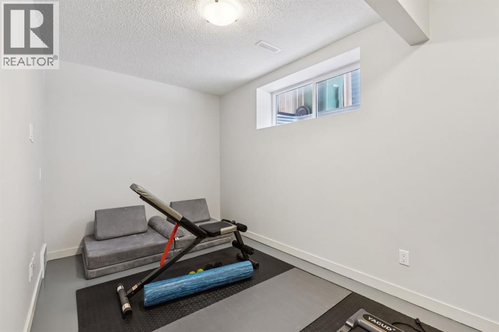 298 RIVER HEIGHTS CRESCENT Image 19