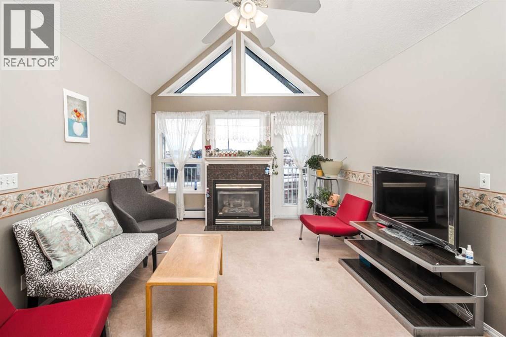 7 Harvest Gold Manor property photo