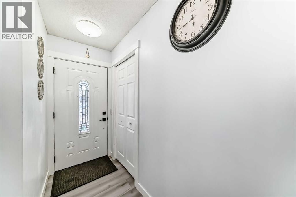 584 Whiteridge Way property photo