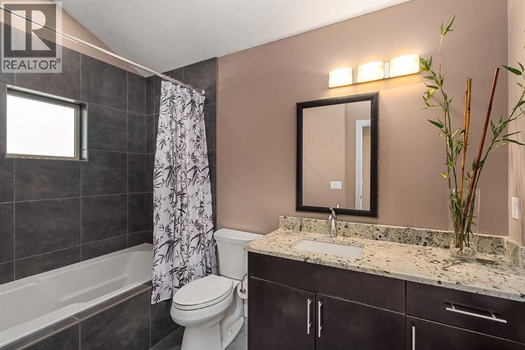 521 9 AVENUE NORTHEAST Image 17