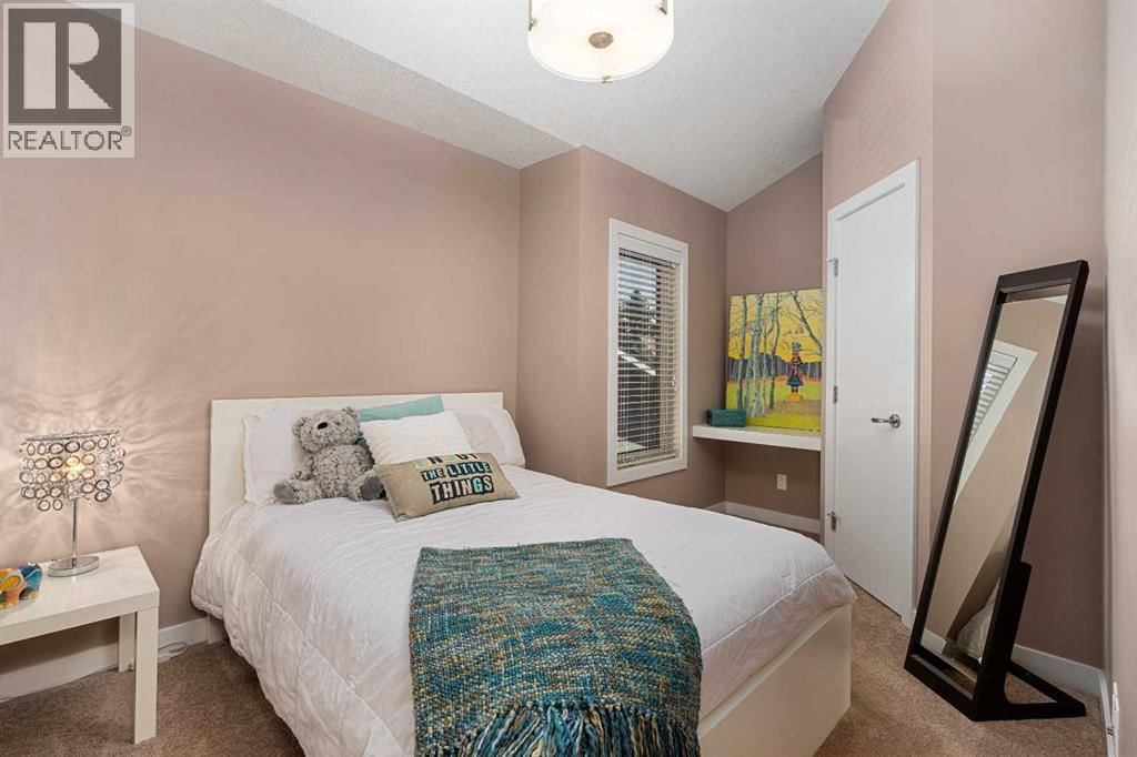 521 9 AVENUE NORTHEAST Image 18