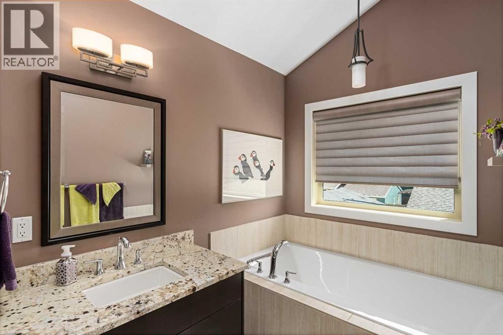 521 9 AVENUE NORTHEAST Image 23