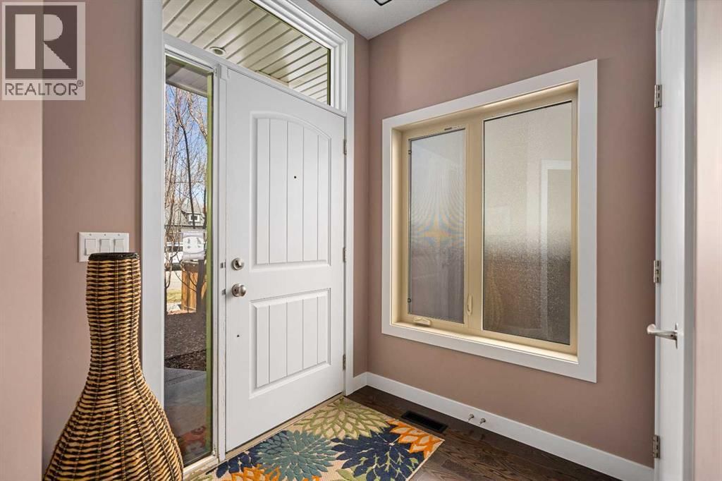 521 9 AVENUE NORTHEAST Image 3