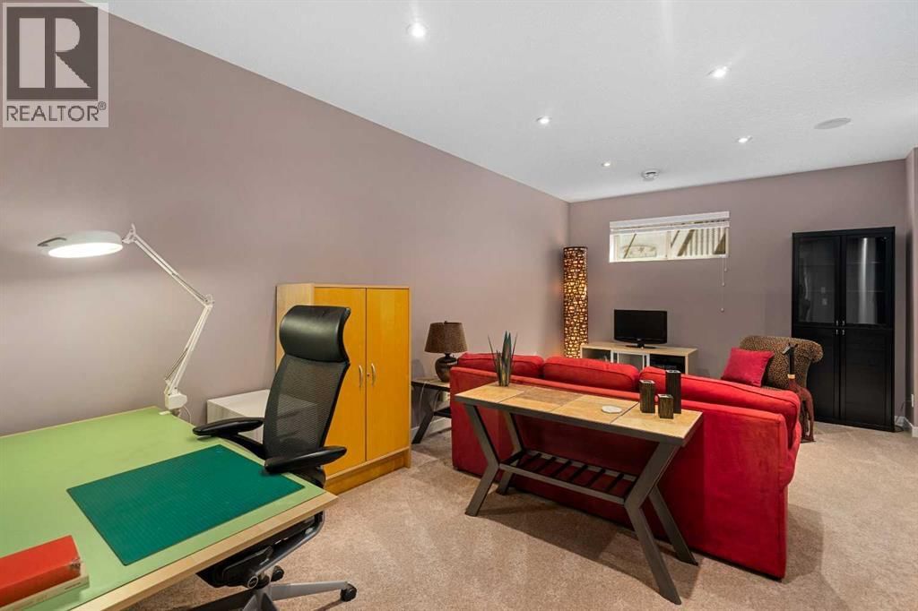 521 9 AVENUE NORTHEAST Image 31