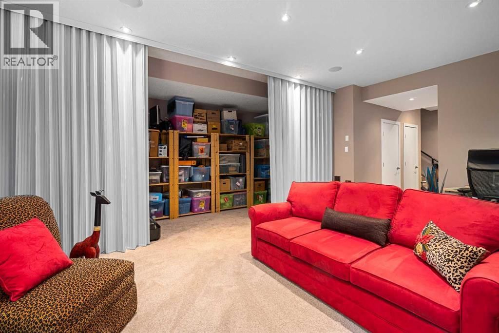 521 9 AVENUE NORTHEAST Image 33