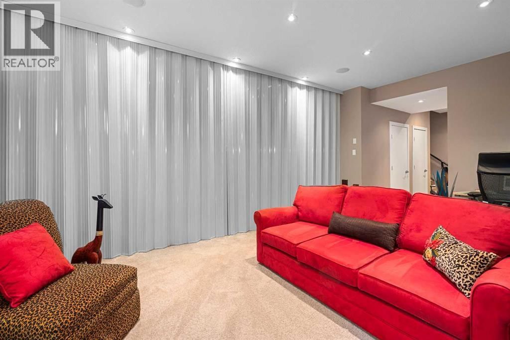 521 9 AVENUE NORTHEAST Image 34