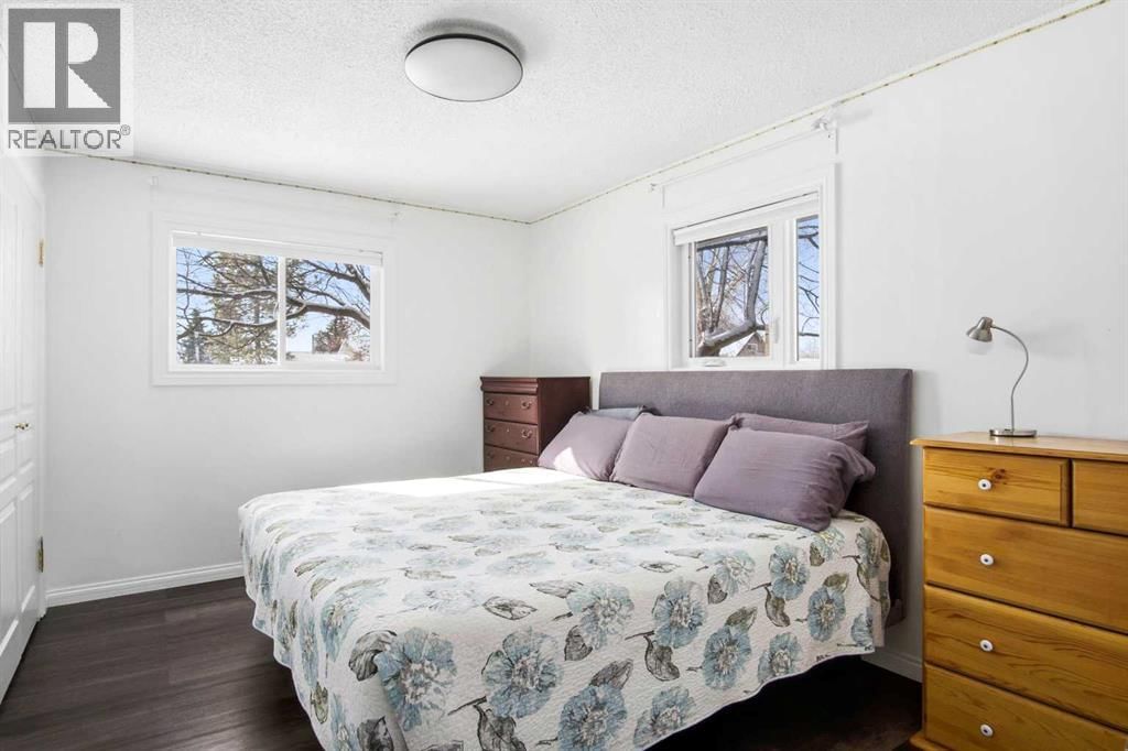 1122 CENTRE STREET Image 12