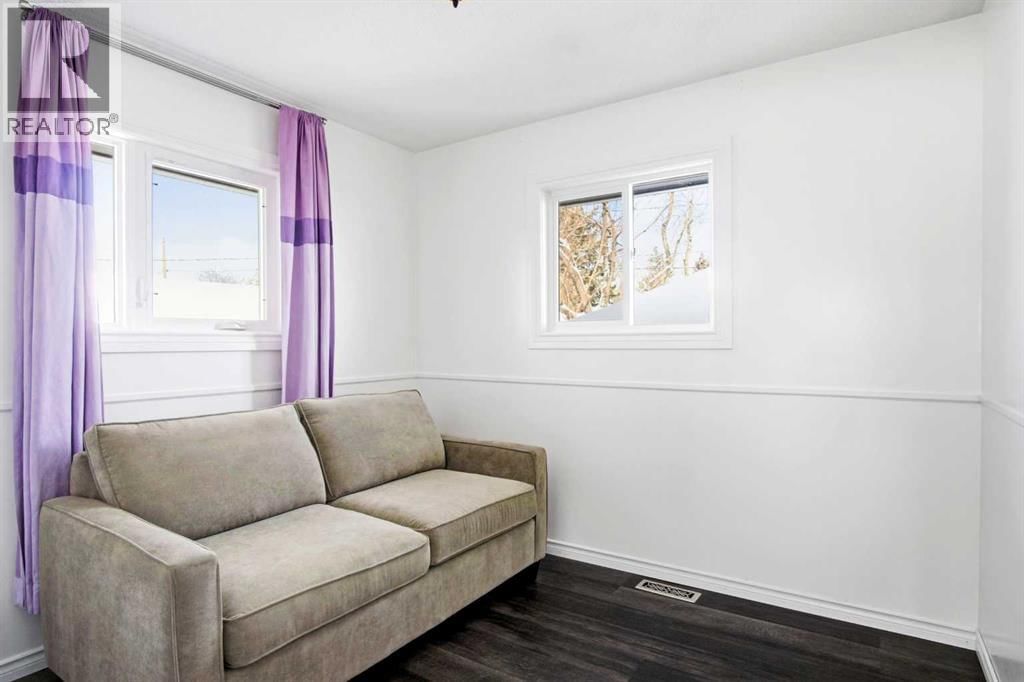 1122 CENTRE STREET Image 14